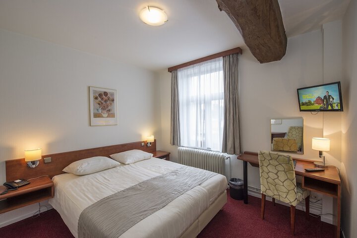 Room 4 of 47