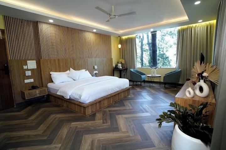 Room 3 of 8