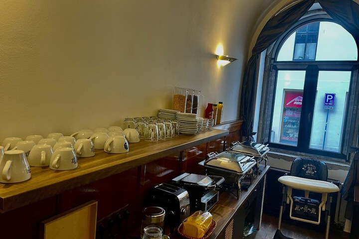 Breakfast/Coffee Service 30 of 38