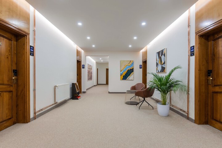 Ballroom/Hall 50 of 85