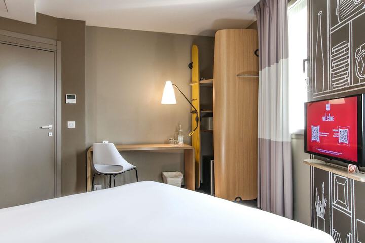 Room 29 of 198