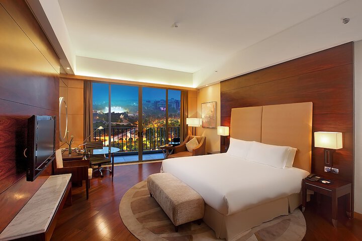 Room 4 of 43