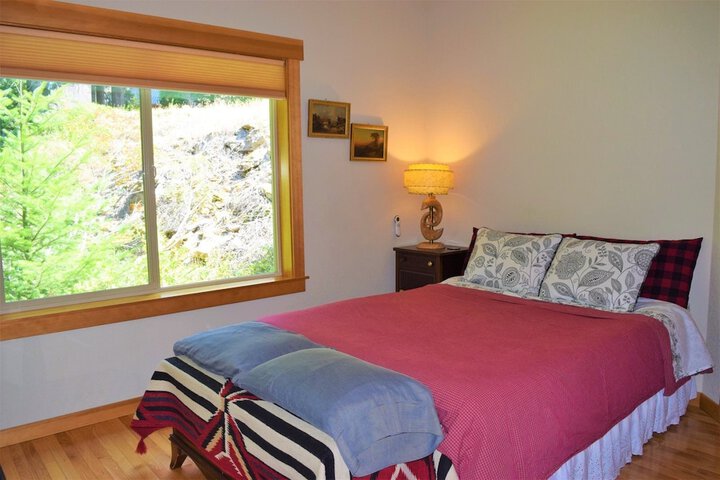 Room 2 of 82