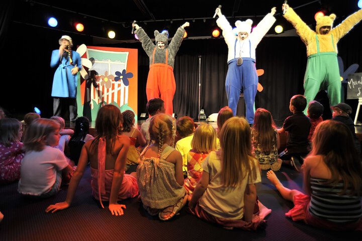 Childrens Activities 118 of 196
