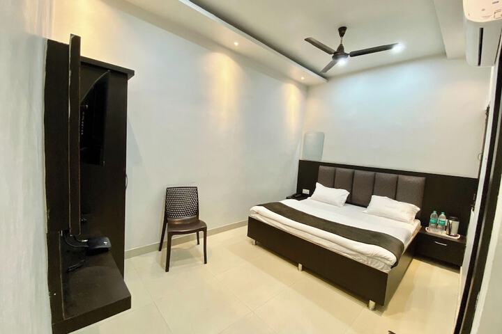 Room 6 of 22