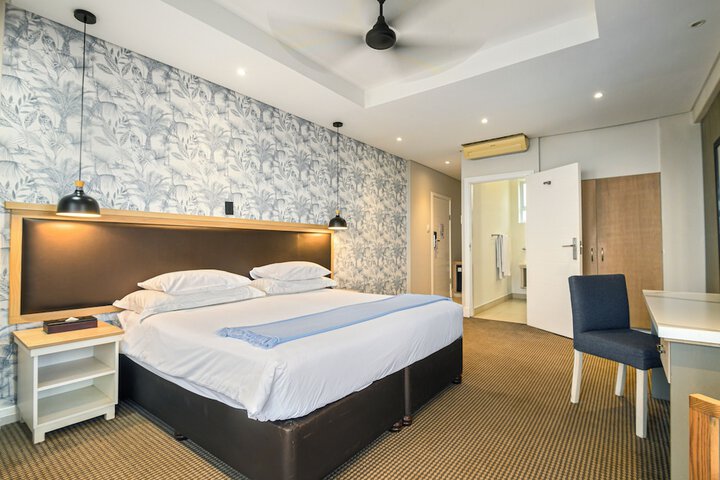 Room 10 of 203