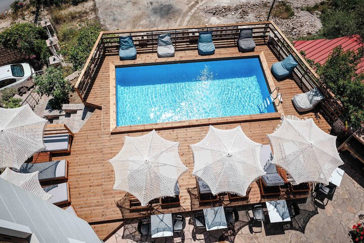 Pool 181 of 245