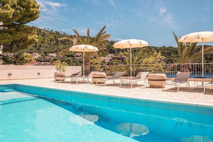 Pool Hotel