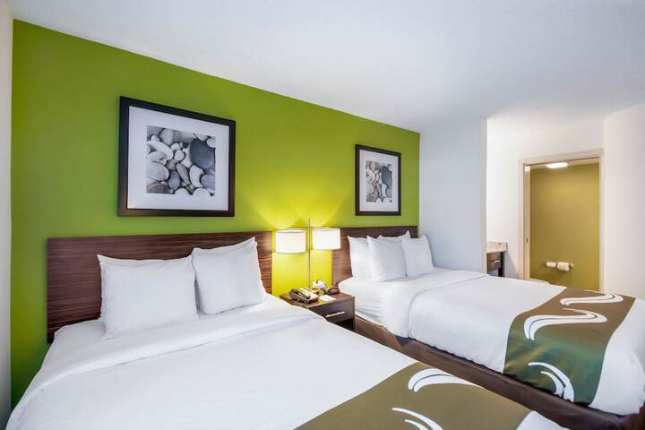 2 Double Beds (6 of 7)
