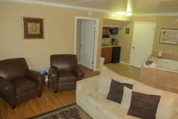 Room 3 of 16