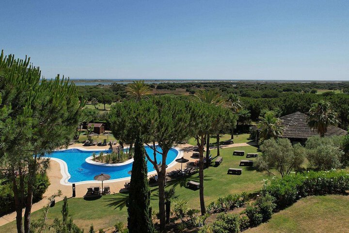 Hotel with Pool