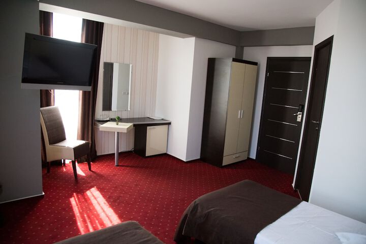 Room 7 of 17