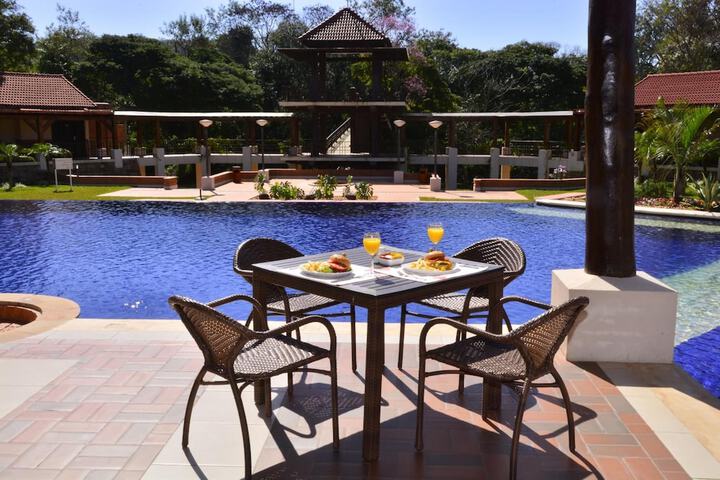 Pool Hotel