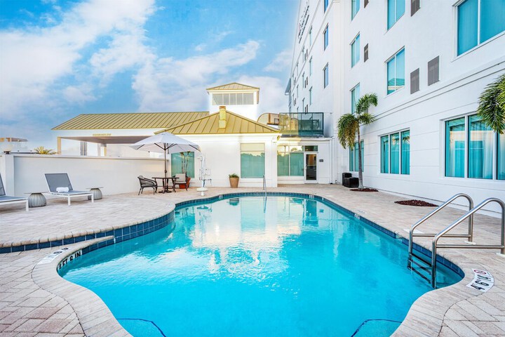 Pool 18 of 34