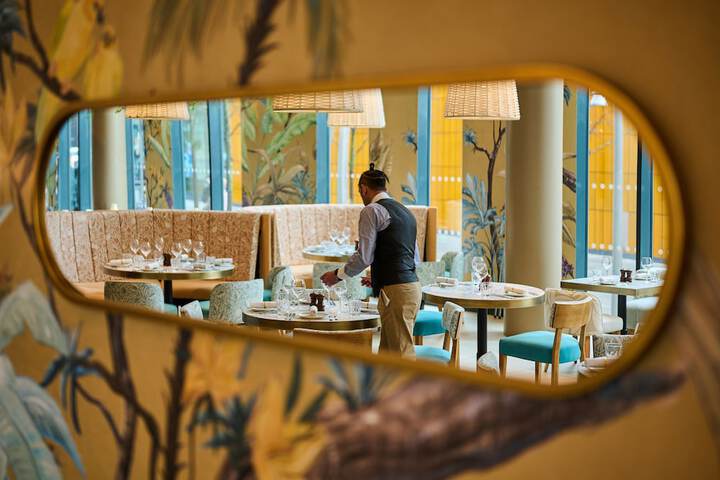 Dining 53 of 82