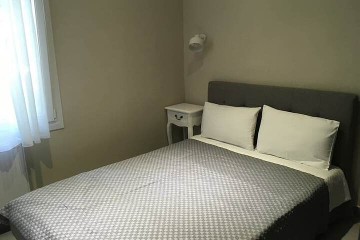 Room 3 of 31