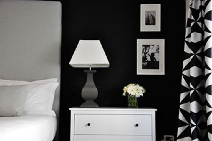 Room 18 of 28