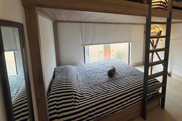 Room 4 of 90