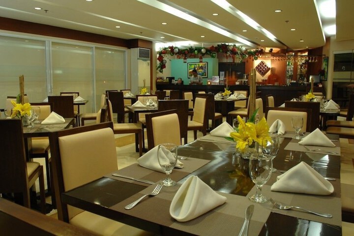 Dining 26 of 37