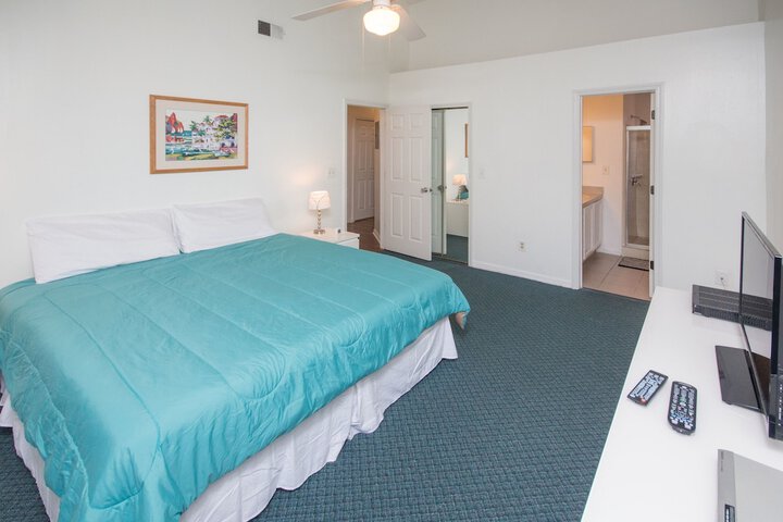 Room 5 of 16