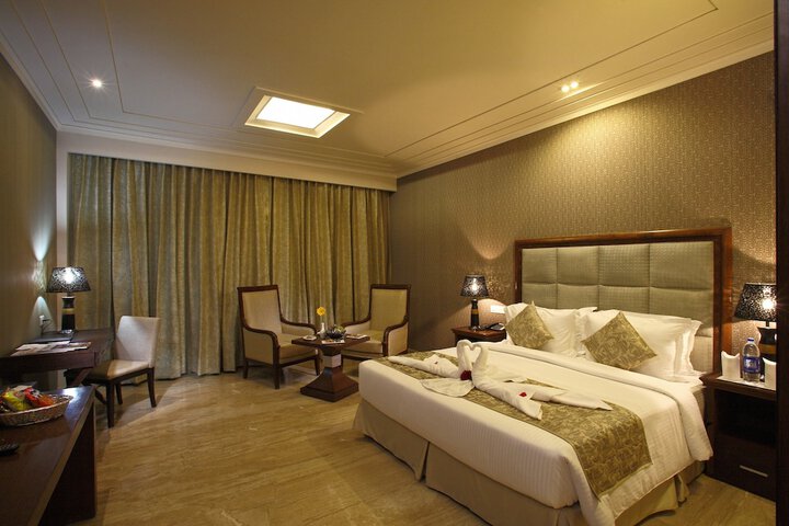 Room 2 of 40