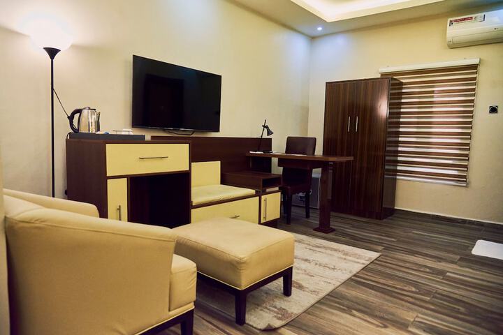 Room 19 of 35