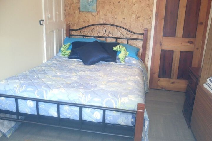 Room 11 of 36