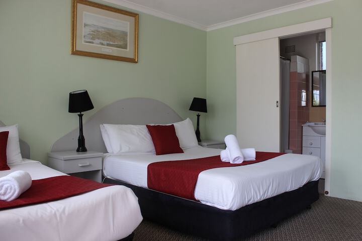 Room 10 of 48