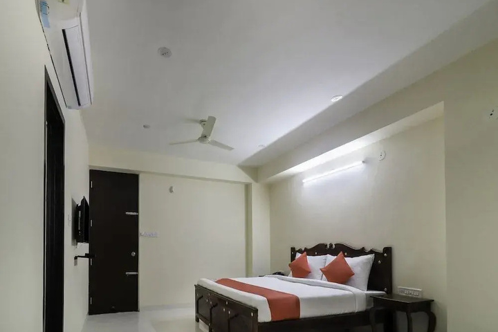 Room 2 of 15