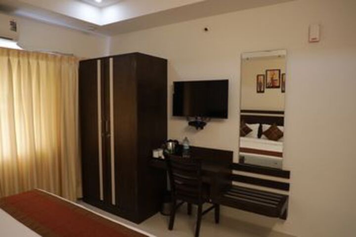 Room 16 of 66