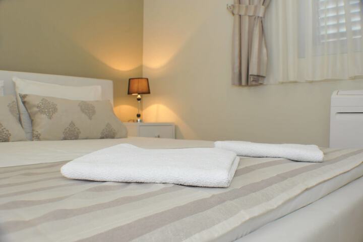 Room 4 of 23