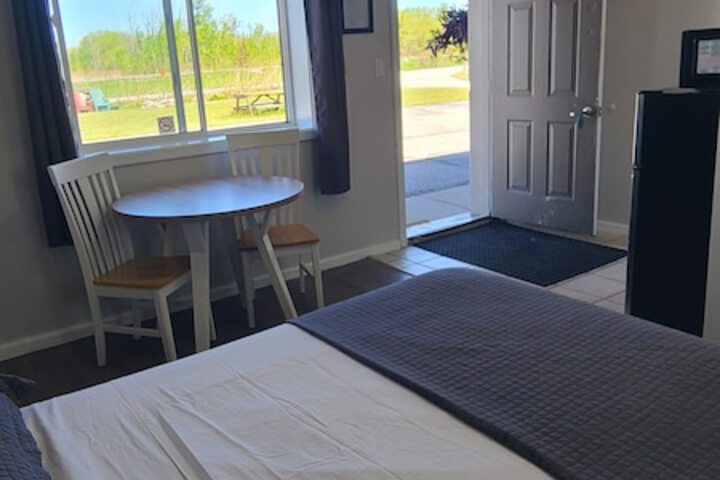 Room 4 of 7