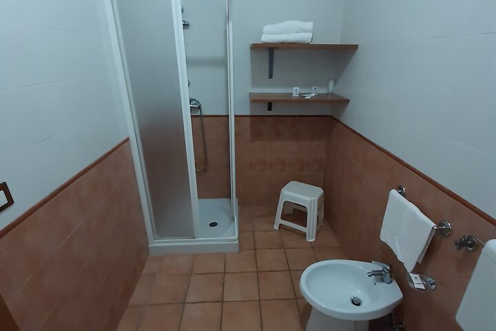 Room 184 of 249