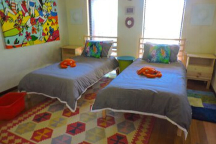 Room 13 of 18
