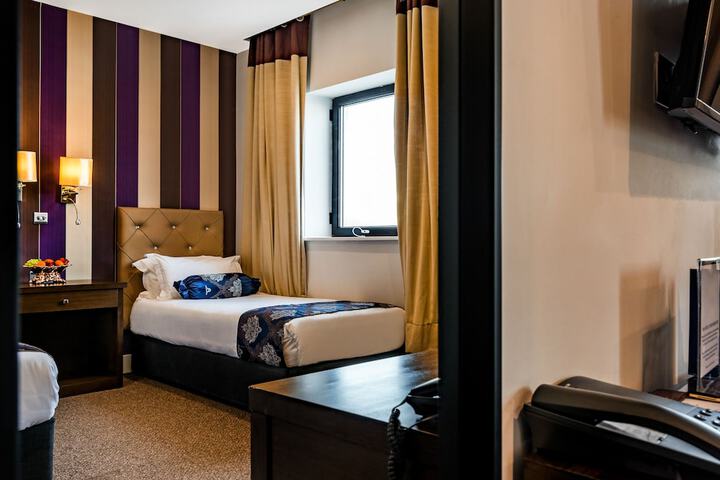Room 5 of 36