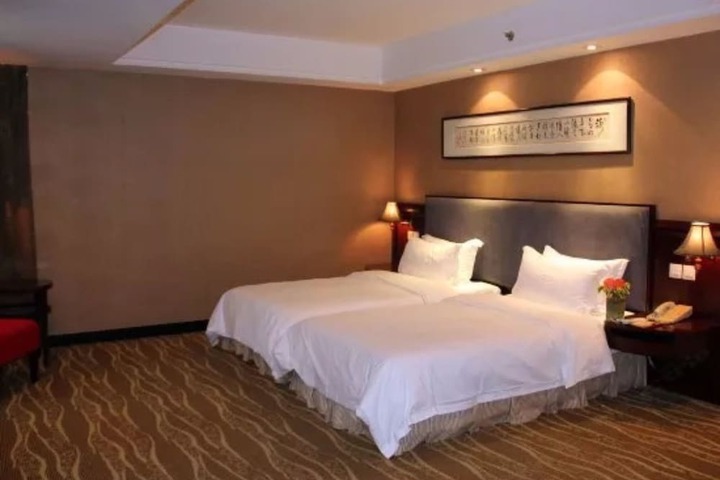 Room 5 of 24