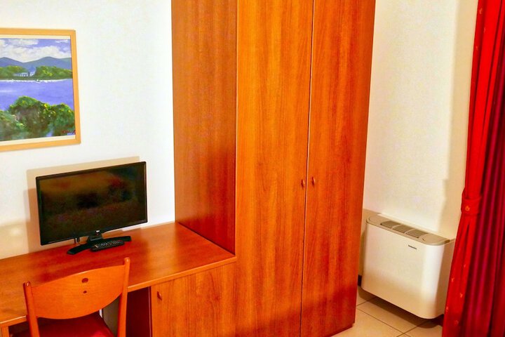 Room 22 of 44