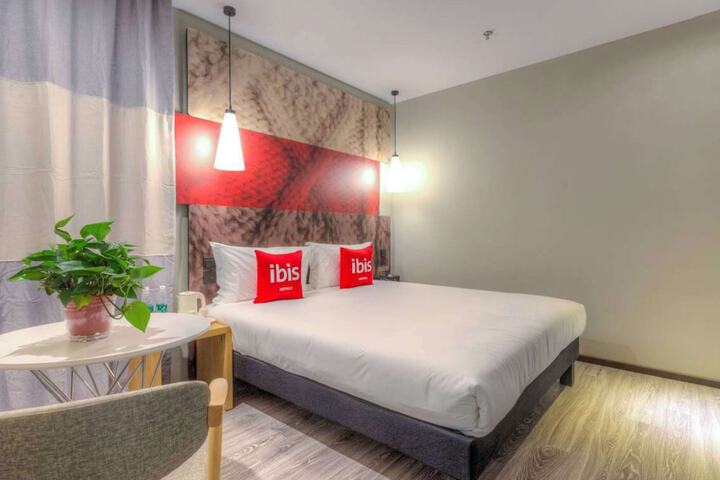 Room 15 of 26