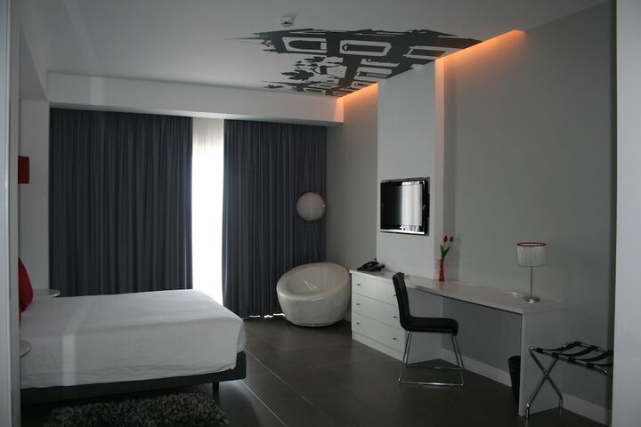 Room 7 of 50