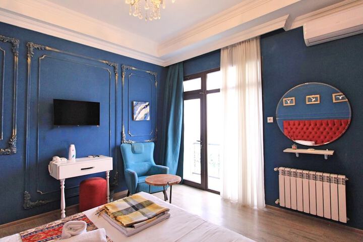 Room 8 of 66