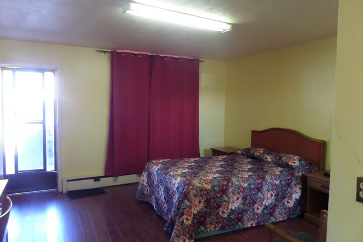 Room 9 of 43