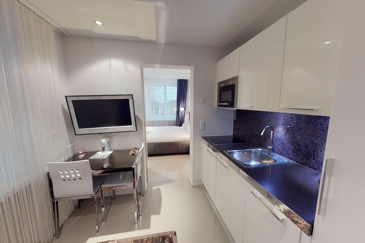 Private kitchenette