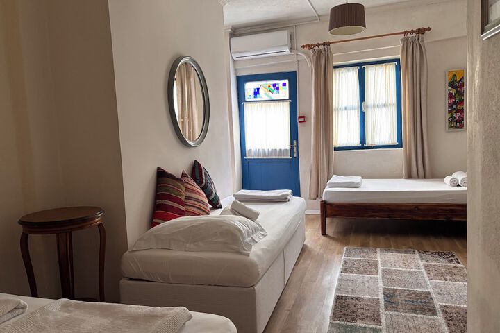Room 16 of 73