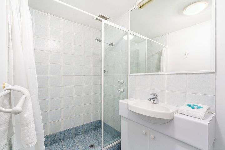 Room 2 of 20