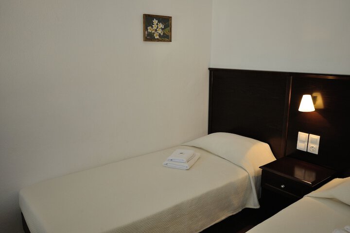 Room 15 of 38