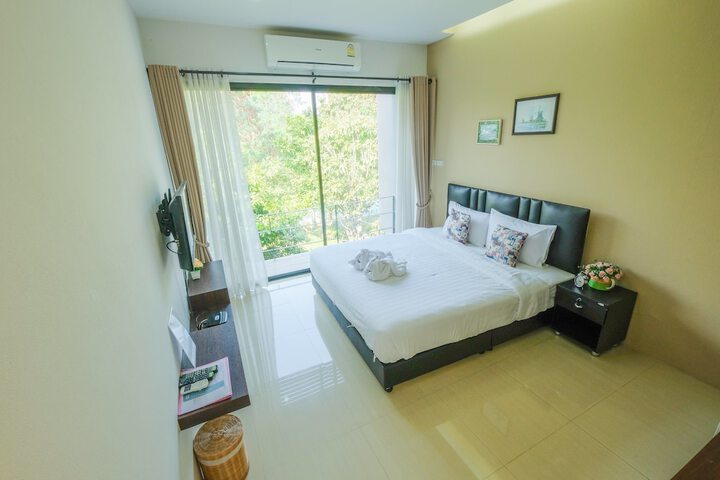Room 12 of 30