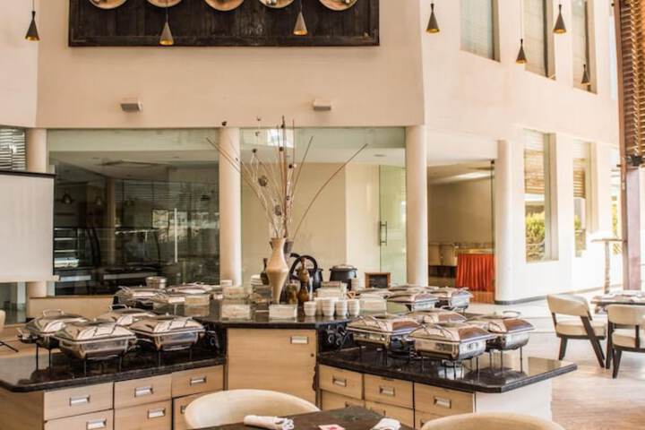 Dining Photos