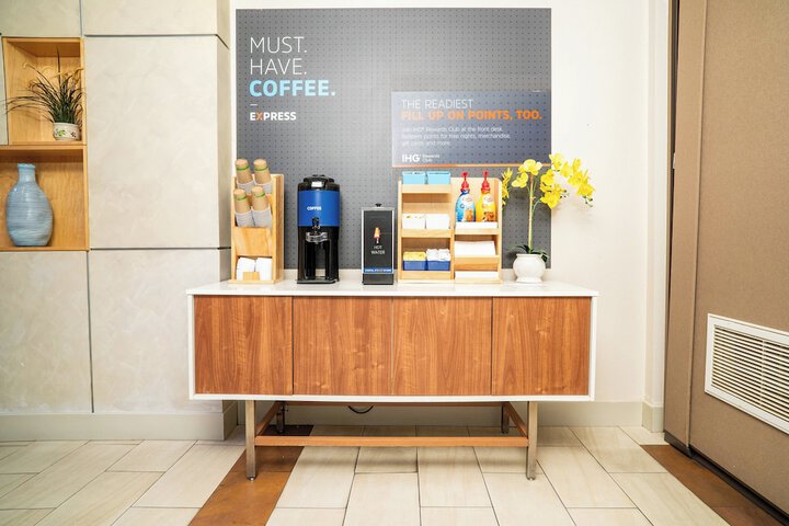 Breakfast/Coffee Service 40 of 48