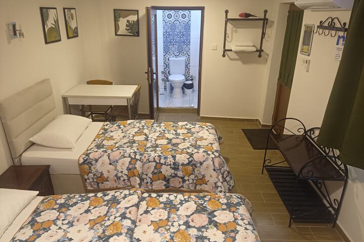 Room 16 of 125