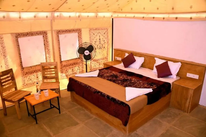 Room 4 of 23